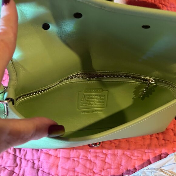 CUSTOM ONE OF A KIND Coach Hamptons Bag with Tea Roses & Bonus Bag Charms NWT - Picture 5 of 16